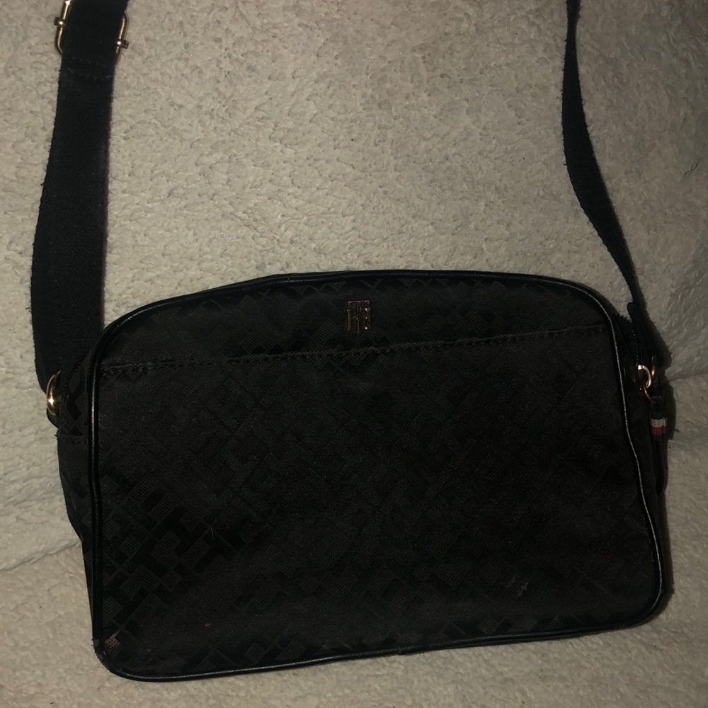 Tommy Hill Figure black purse
